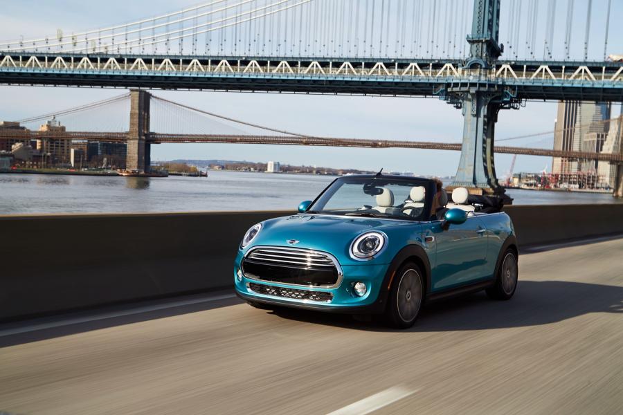  Mini Cooper Cabrio 2016 года  (US) (фото 1 из 26)